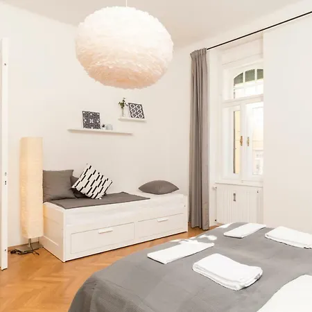 City Apartment *