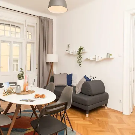 City Apartmán *